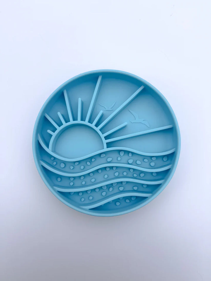 Ocean Waves Slow Feeder