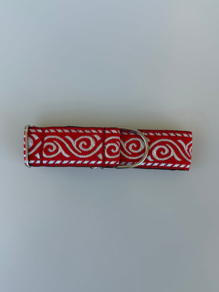 Large Martingale Collar