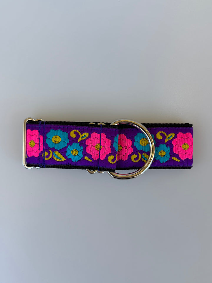 Large Martingale Collar