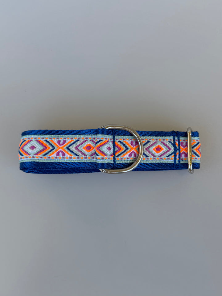Small Martingale Collar