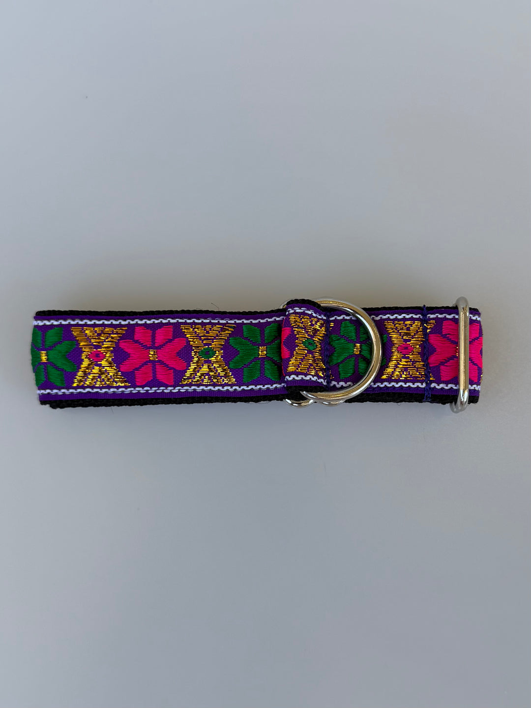 Small Martingale Collar