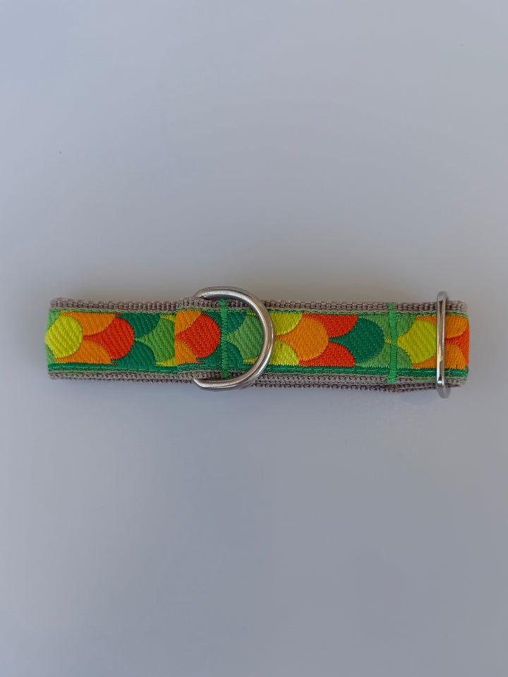 Small Martingale Collar