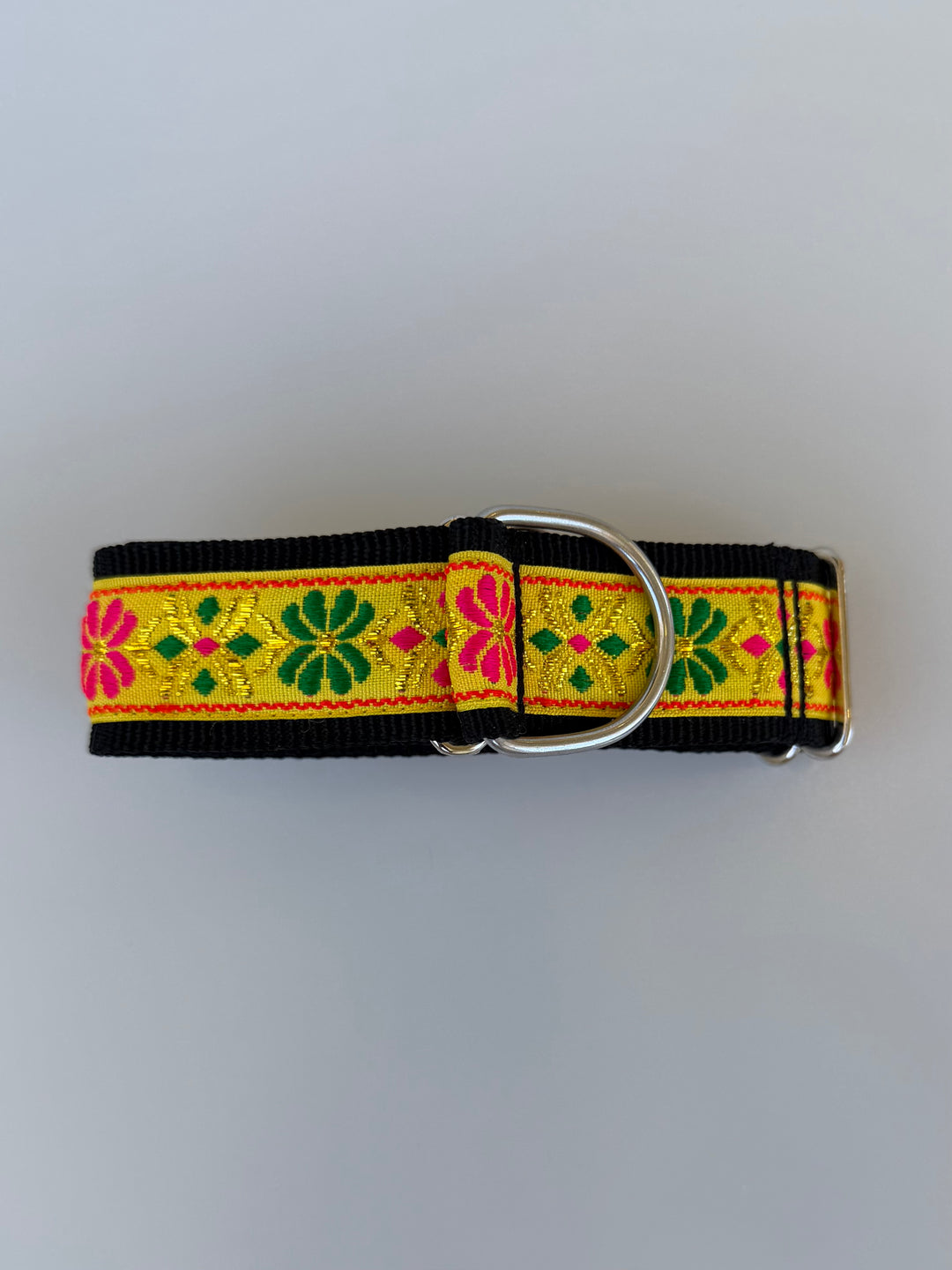 Small Martingale Collar