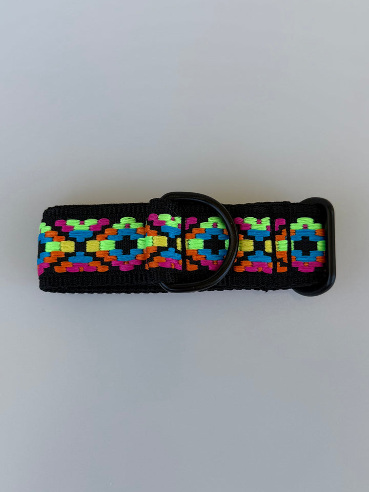 Small Martingale Collar