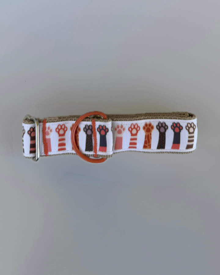 Small Martingale Collar